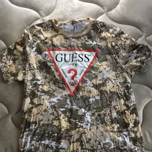 Guess T shirt